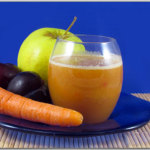 Succo di frutta e verdura: susine, mele, carote