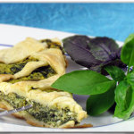 Torta salata con pesto, coste e friggitelli