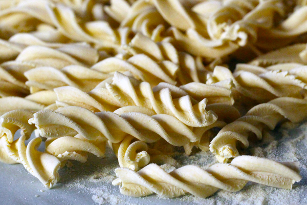 Fusilli al torchio Fusilli al torchio con pasta all'uovo